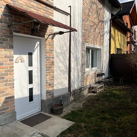 Wood & Moss - - Free Parking - Garden 아파트 *