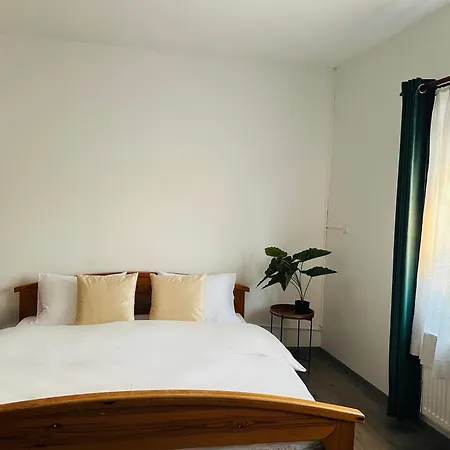Apartment Wood & Moss - - Free Parking - Garden *
